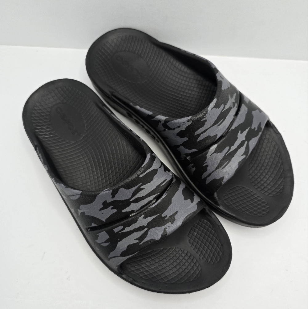 OOFOS | OOah Recovery black gray camouflage slides sandals | WMS 6